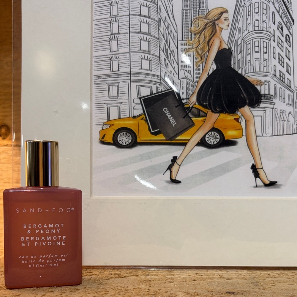 SAND+FOG Bergamot & Peony Body Oil — Pink